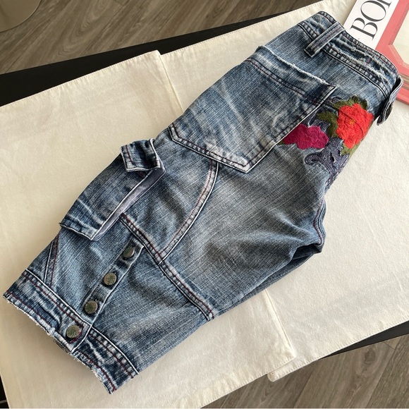 Blue Midi Denim Embroidery Pants Size: 28 - Picture 12 of 15